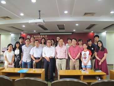 台湾高雄医学大学张芳荣教授、新加坡国立大学沈汉明教授应邀来我校进行学术报告