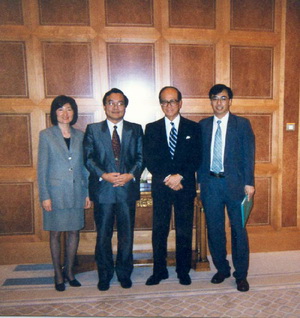 专注中药产学研三十余年：记上海中医药大学收米直播
院长徐宏喜